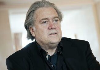 Steve Bannon va in prigione lex guru di Trump Sono prigioniero politico di Biden