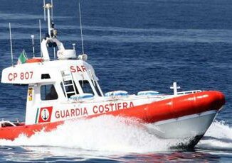 Incidente a La Maddalena gommone sugli scogli morto giovane militare