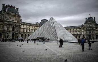 Louvre il costo del biglietto aumentera di 5 euro