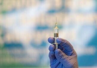 Covid falsi vaccini per green pass in 77 rinviati a giudizio