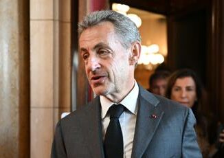 Francia Nicolas Sarkozy condannato per finanziamento illecito