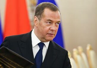 Russia Medvedev minaccia guerra nucleare totale Possiamo colpire ovunque