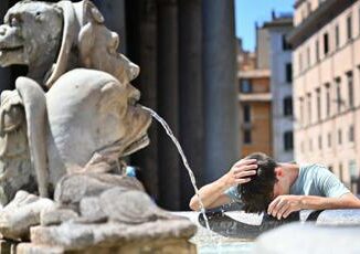 Ondata di caldo sullItalia oggi bollino arancione a Perugia e Roma