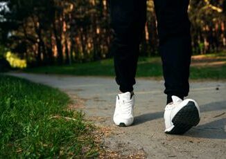 Siesta bocciata camminare senza correre dopo mangiato fa bene