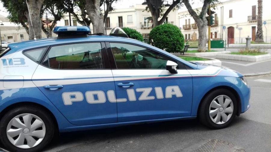 controlli della polizia di stato a Cagliari