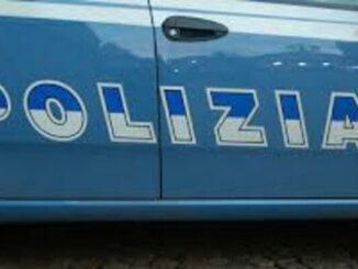 immagine volante della polizia