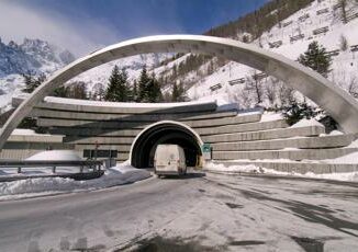 Traforo del Monte Bianco chiusura dal 2 settembre al 16 dicembre per lavori