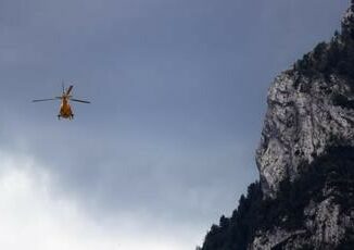 Tragedia sulle Torri del Camp alpinista esce per fotografare tramonto ma precipita e muore