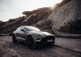 Aston Martin DBX707 il Super SUV lussuoso