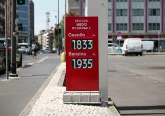 Benzina e diesel stop al cartello con i prezzi Tar del Lazio boccia decreto