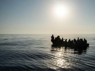 Continuano gli sbarchi a Lampedusa morto un giovane a poche miglia dallisola