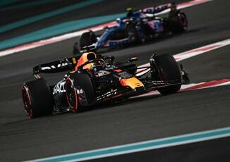 Gp Abu Dhabi 2023 Verstappen in pole davanti a Leclerc e Piastri