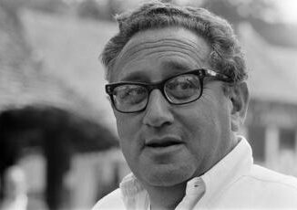 I 100 anni di Henry Kissinger Grande Vecchio politica estera americana la sua storia