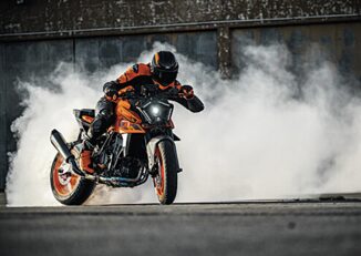 KTM lancia a EICMA la nuova 990 DUKE 2024