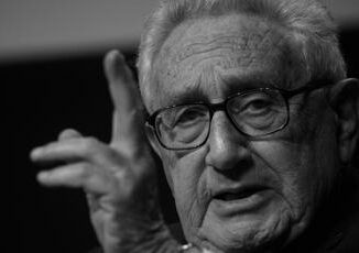 Kissinger non solo Agnelli gli amici italiani da Romiti a Napolitano