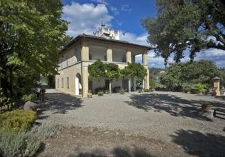 La villa di Michelangelo venduta per 8 milioni di euro