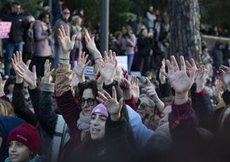 Violenza sulle donne dallimpiegata alla manager le voci al rientro al lavoro dopo la maxi mobilitazione