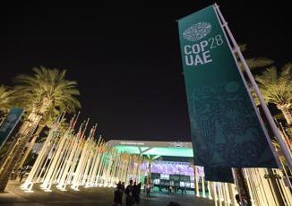 Cop28 approvato accordo su transizione da combustibili fossili