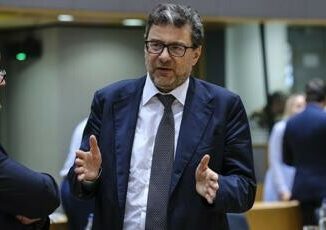 Giorgetti Accise Probabile allineamento giu per benzina e su per gasolio