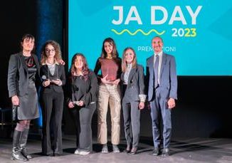 Ja Day 2023 due borse studio a studentesse distinte in ambito Stem