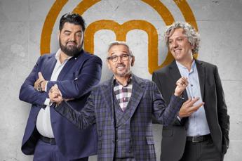 Masterchef 13 al via oggi la nuova stagione orari dove vederlo in streaming e tv