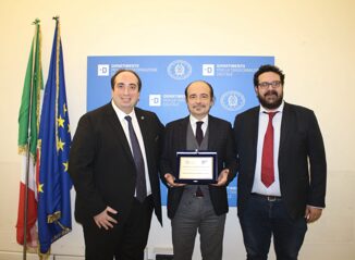 Premio Angi menzione speciale al Sottosegretario Butti. Appello per lunita digitale dellItalia