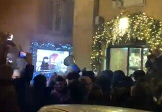 Protesta studenti a Roma scontri con la polizia davanti Montecitorio Video