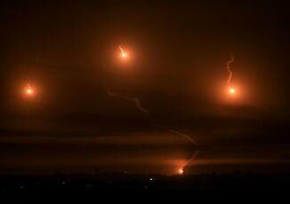 Raid Israele nella Striscia colpite Gaza City e Khan Yunis