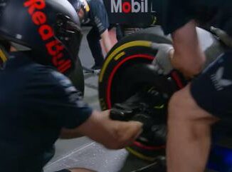 Red Bull il pit stop al buio e da record Video