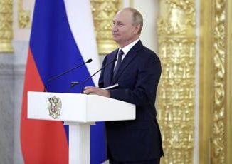 Russia di trucco in trucco in arrivo il quinto mandato di Putin