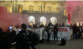 Scala maschere in protesta vostra eccellenza non vale senza nostra dignita