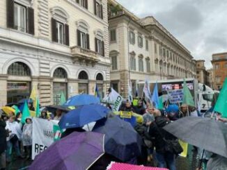 Sciopero medici dottori al sit in di Roma In pensione prima del coccolone