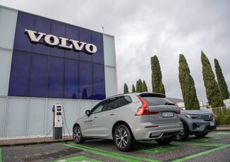 Volvo espande rete ricarica ultrarapida in 2 anni percorsi in elettrico 45 mln km