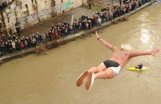 Capodanno Mister Ok rinuncia a tuffarsi nel Tevere Ha prevalso ragione largo ai giovani