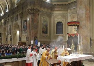 Chiesa Parrocchiale di Olgiate Comasco Santa Messa nel centenario di consacrazione della Chiesa dei SantI Ippolito e Cassiano omelia del Vescovo di Como Cardinale Oscar Cantoni