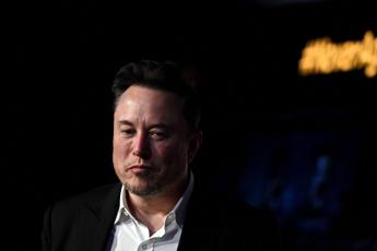 Elon Musk installato primo impianto cerebrale Neuralink su essere umano