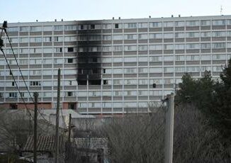 Incendio in palazzo a Marsiglia muore bambino di 7 anni