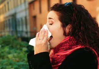 Influenza in Italia colpisce meno ma non molla. Lieve rialzo nei bimbi