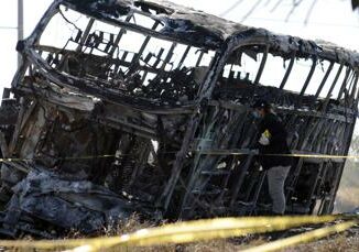 Messico scontro frontale tra bus e camion almeno 19 morti