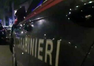 Roma suv in fuga si schianta su unauto dei Carabinieri