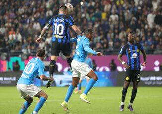 Supercoppa italiana allInter gol di Lautaro Napoli in dieci si arrende al 91