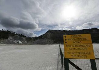 Terremoto Napoli oggi scossa ai Campi Flegrei epicentro La Solfatara