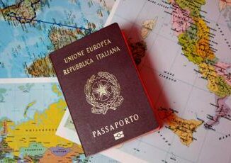 Caos passaporti in Italia a rischio 52mila prenotazioni di viaggi tra marzo e giugno