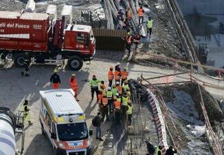 Crollo Firenze continuano ricerche ultimo operaio disperso