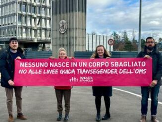 Gender. Pro Vita Famiglia flashmob davanti OMS di Ginevra contro linee guida transgender