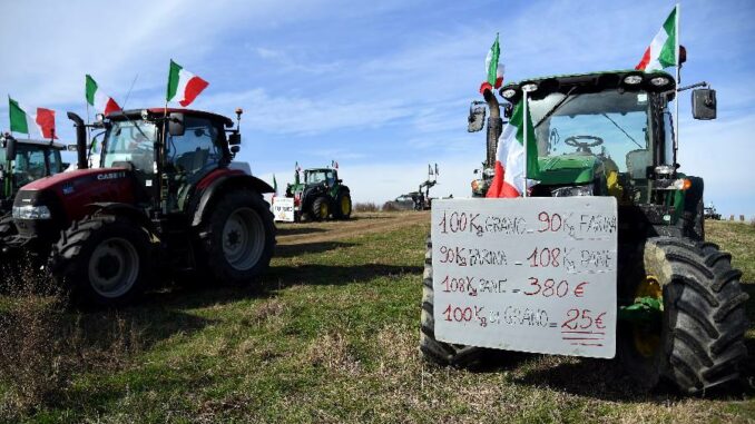 Protesta trattori a rom ain Via Nomentana