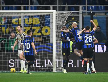 Inter Juventus 1 0 autogol di Gatti nerazzurri in fuga verso scudetto