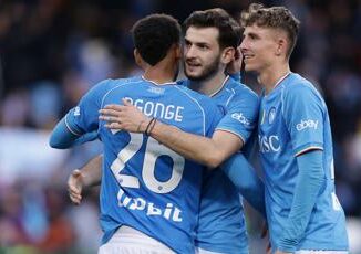 Napoli Verona 2 1 Kvara regala i tre punti a Mazzarri