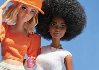 Nokia annuncia un flip phone firmato Barbie