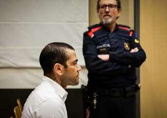 Processo Dani Alves condannato a 4 anni e 6 mesi per violenza sessuale